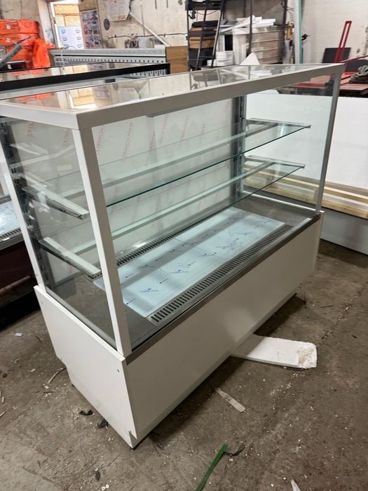 Витринный холодильник