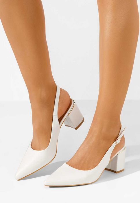 Бели елегантни обувки