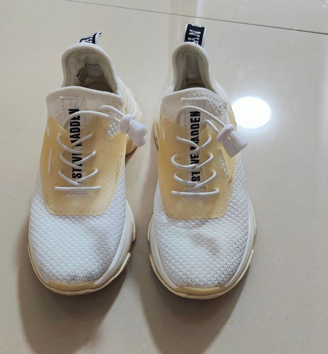 Adidași Steve Madden