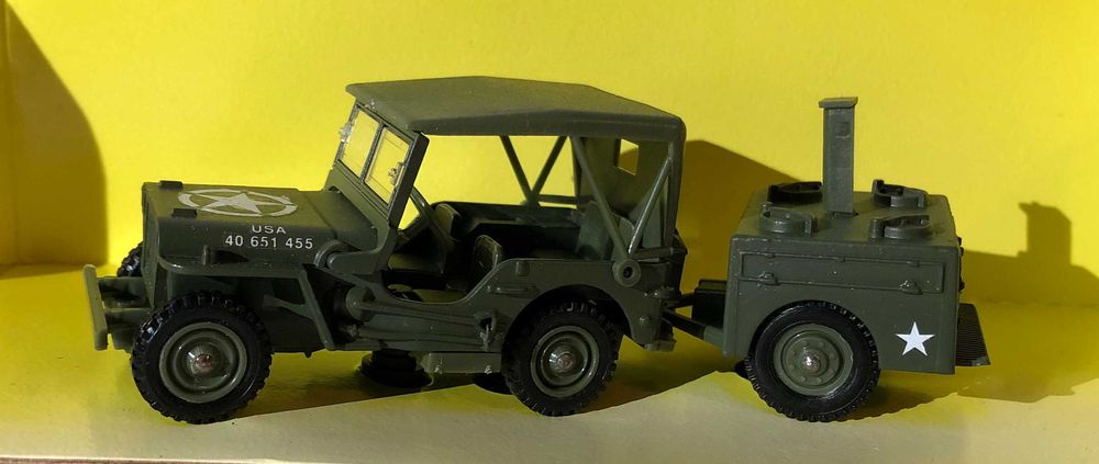 Macheta militara Verem Jeep cu cantina USA 1940 scara 1 43