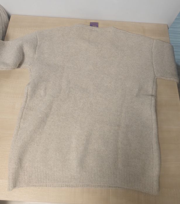 Pulover tricotat Corteiz crem