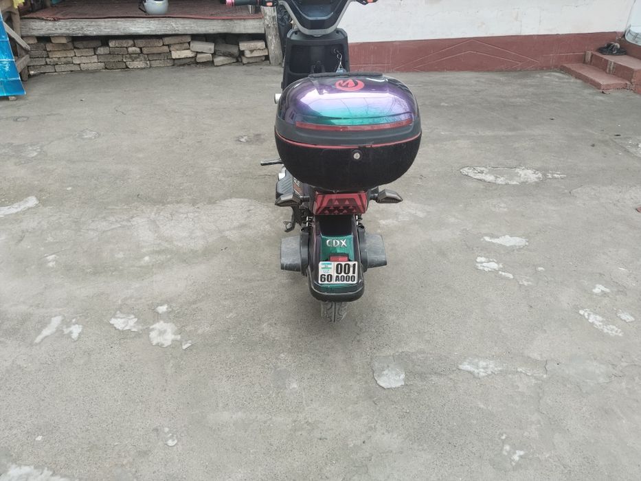 Sukuter sotiladi pachti yangi