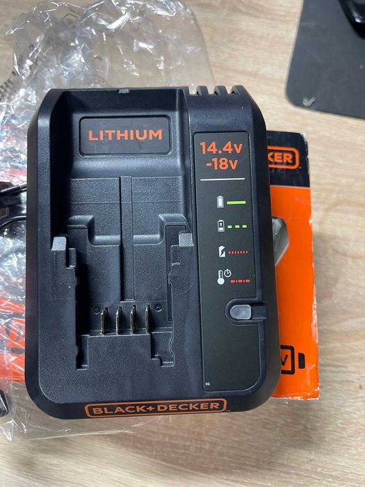 Încărcător rapid BLACK+DECKER BDC1A-QW de 1 Ah pentru baterii de 14,4 V – 18 V, portocaliu, fără baterie