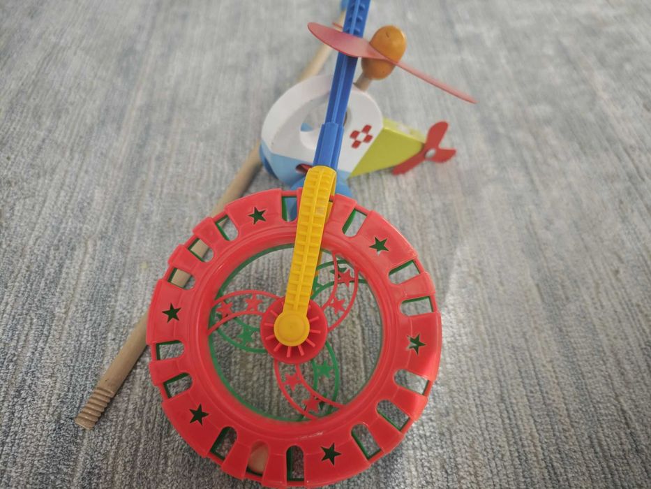 Играчки за бутане - дървена и пластмасова