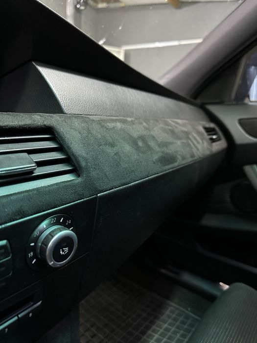 Trimuri alcantara/cotiera alcantara/Retapitare alcantara plafon