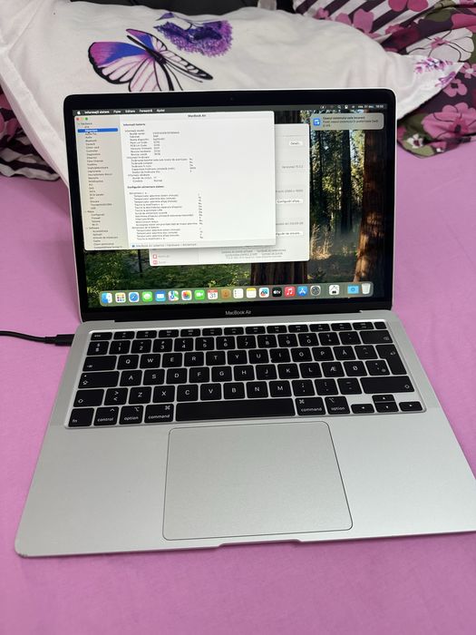Vând MacBook Air 13” Retina (model 2020) nu tine bateria