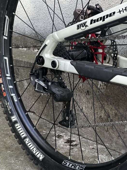 Commencal Supreme V5 XL