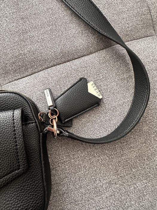 Дамска чанта Guess