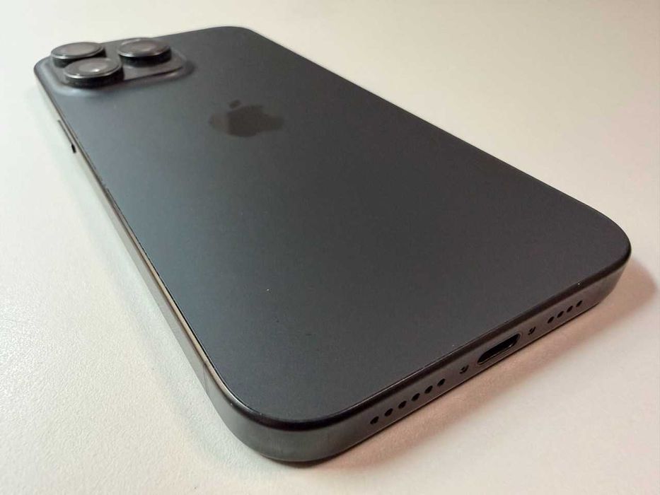  Apple / iPhone 15 Pro Max / 512 Gb / Black Titanium