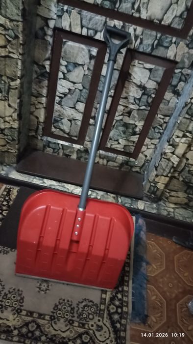 Лопату     продам.