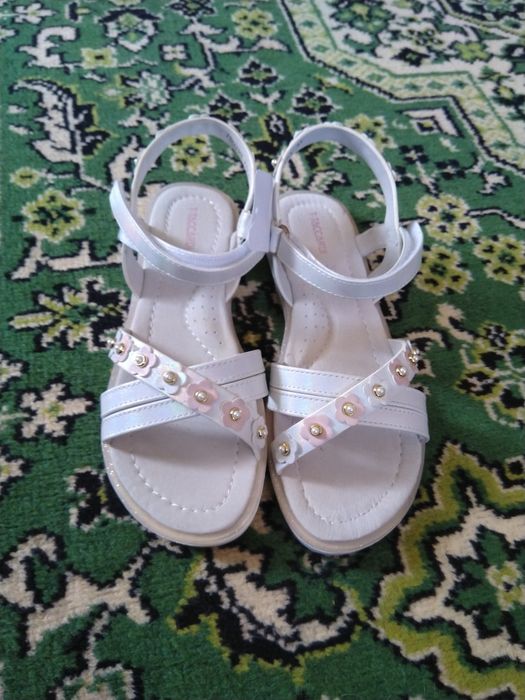 Сандали новые 35 размер