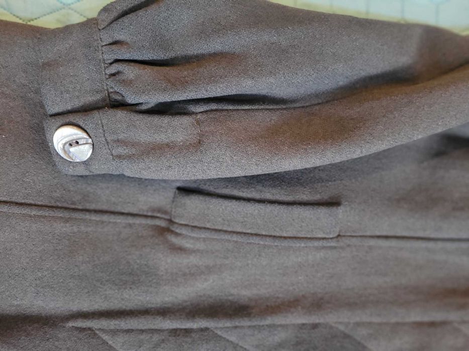 Луксозно дамско палто – елегантна вълна  Като ново 44 размр