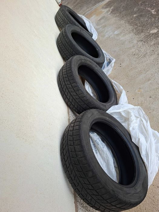 Зимни гуми  235/55/19 - 4 броя.