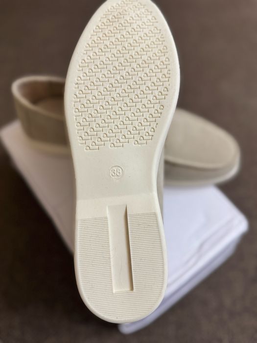 Продам лоферы новые