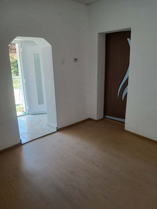 Vand casă in comuna salard