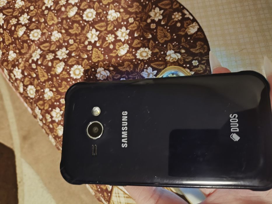 Телефон Samsung galaxy J1 ace