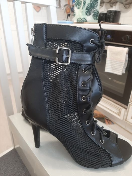 Продам женскую обувь