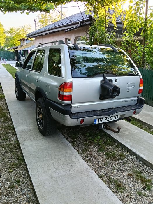 Vând Opel Frontera B