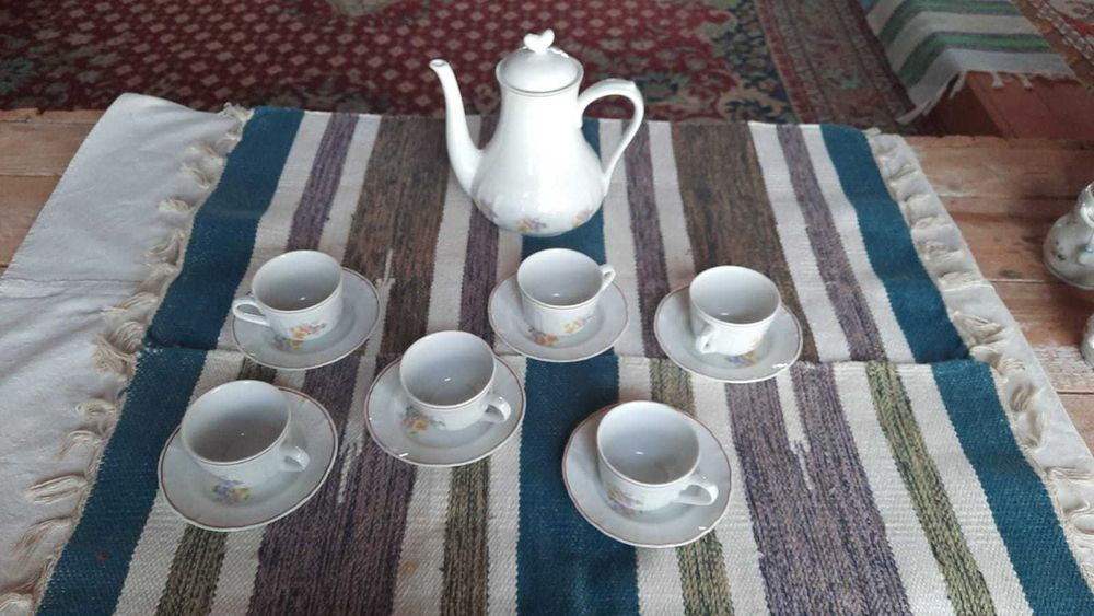 Set vechi din porțelan românesc ceai/cafea, pictat manual Cluj anii 70