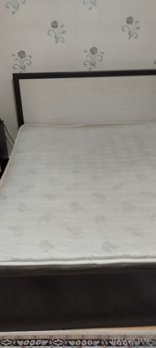 Двухспальный кровать