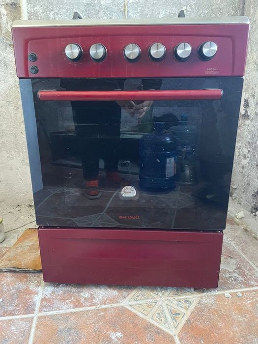 Газовая плита Шиваки  покупал год назад,.