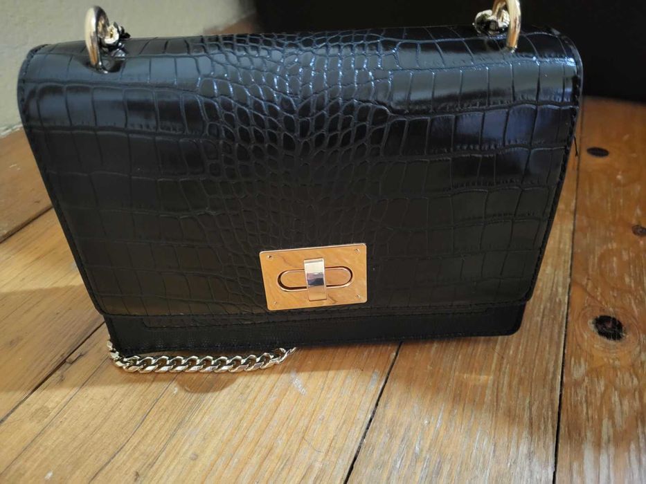 Дамска чанта през рамо