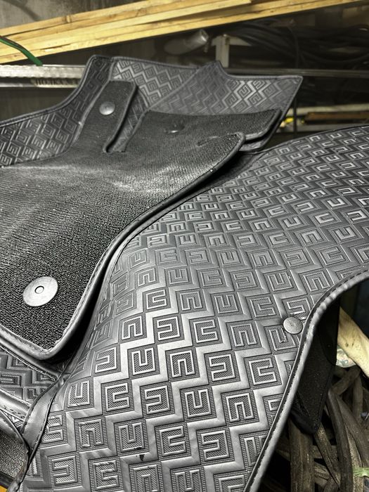 Продам новый 3 Д коврик для Камри 70/75