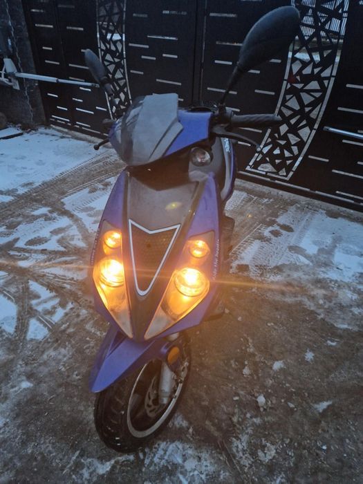 Vând scuter Tauris Samba