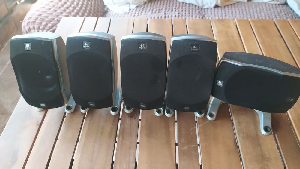 Sateliți Logitech 5500z
