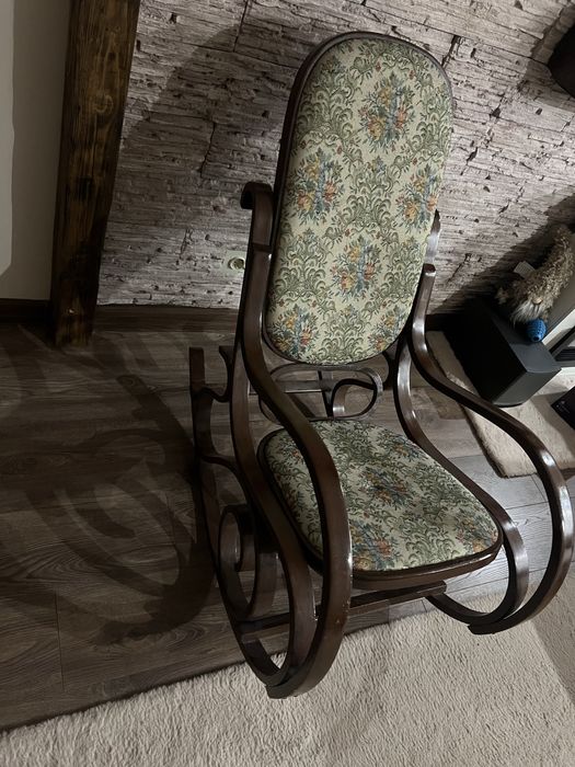 Дървен люлеещ ретро стол