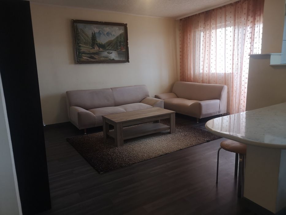 Închiriez ap zona Nufarul
