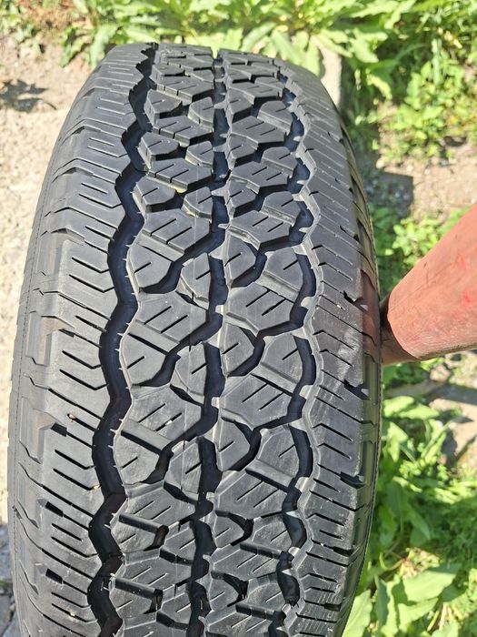 Продам шину 245/65/17  гудрич