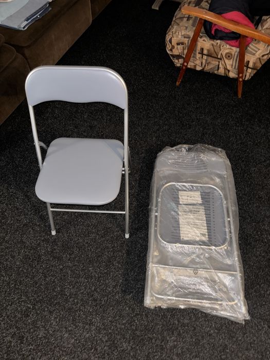 Vand scaune bucatarie