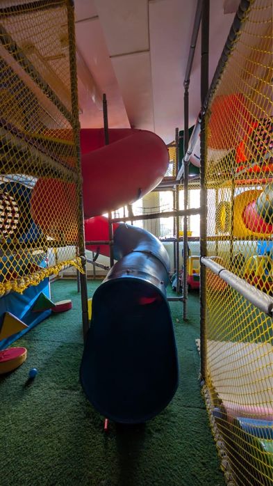 Loc de joacă modular interior – structură metalică