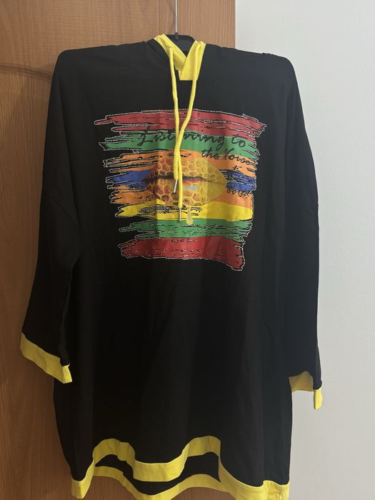 Кофта/футболка с капюшоном