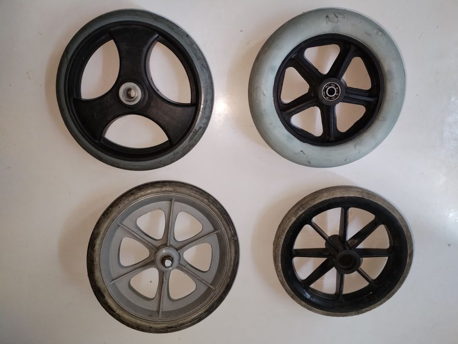 Колеса от инвалидной коляски для тачки