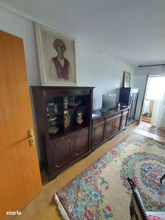 Apartament 3 camere Titulescu, vedere mixta,5 min de Piata Victoriei,