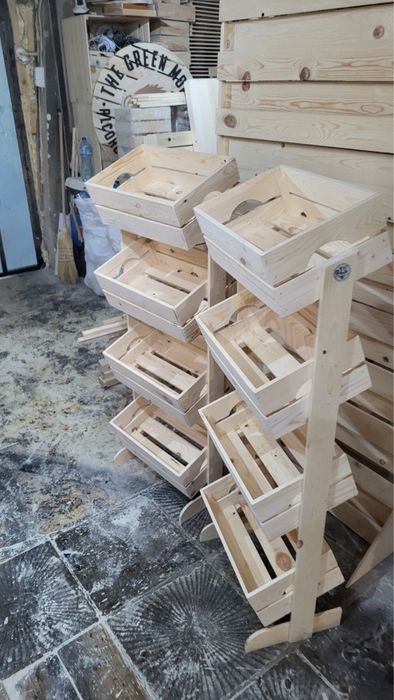 Вертикални стелажи за плодове и зеленчуци