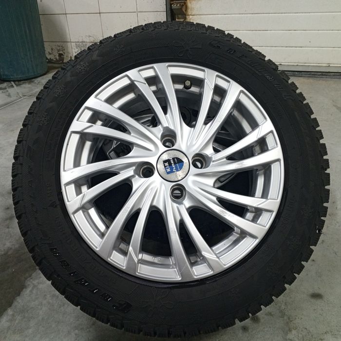 Шинный с дисками как новые