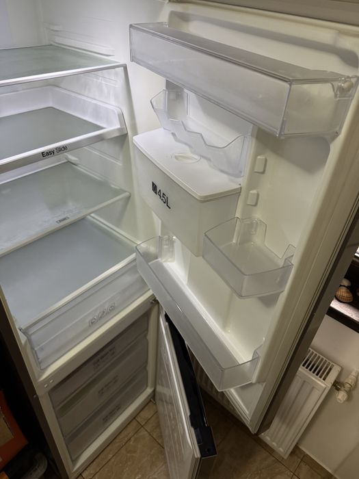 Frigider Samsung