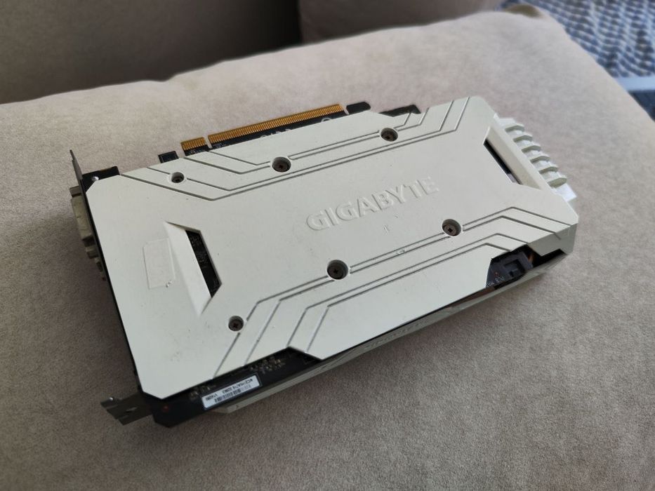 Продам видеокарту GTX 1060 на 6gb.