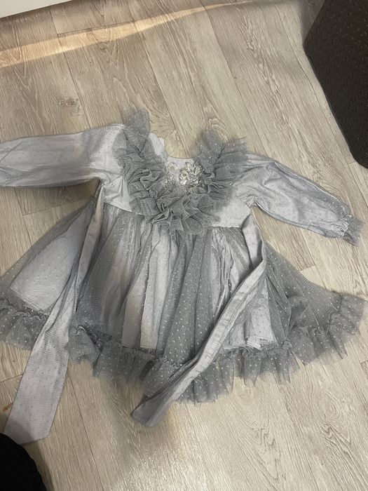 Rochita eleganta fetite 2-3 ani.