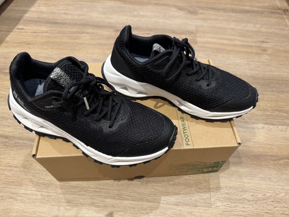 Дамските туристически обувки Jack Wolfskin PRELIGHT VENT LOW W