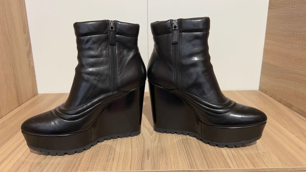 Prada кожени боти