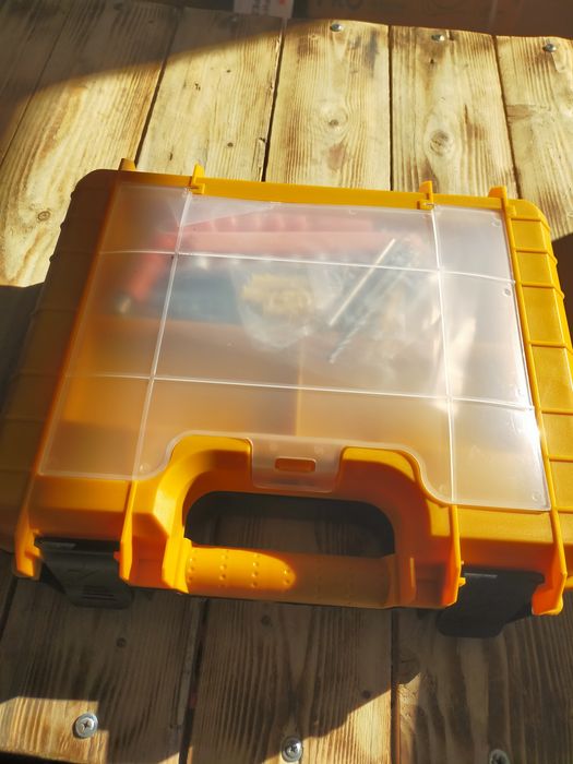 Шуруповерт безщеточный с отбойником