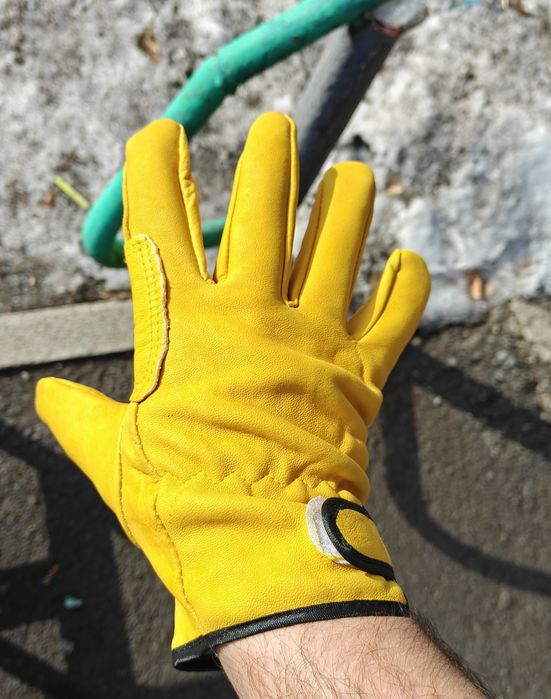 Рабочие кожаные перчатки