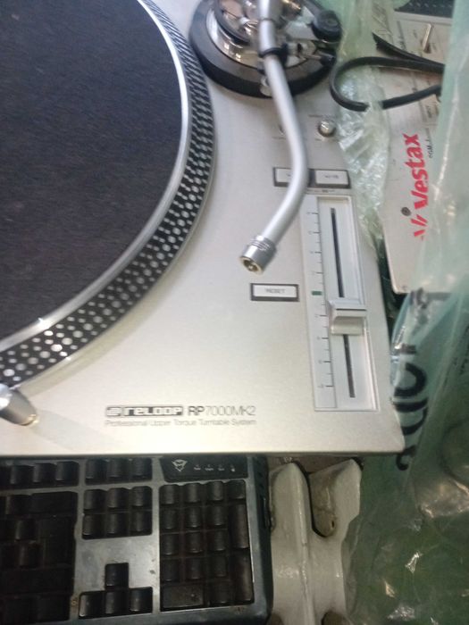 Vand de urgenta Reloop RP 7000 MK2 si Vestax pcv 275