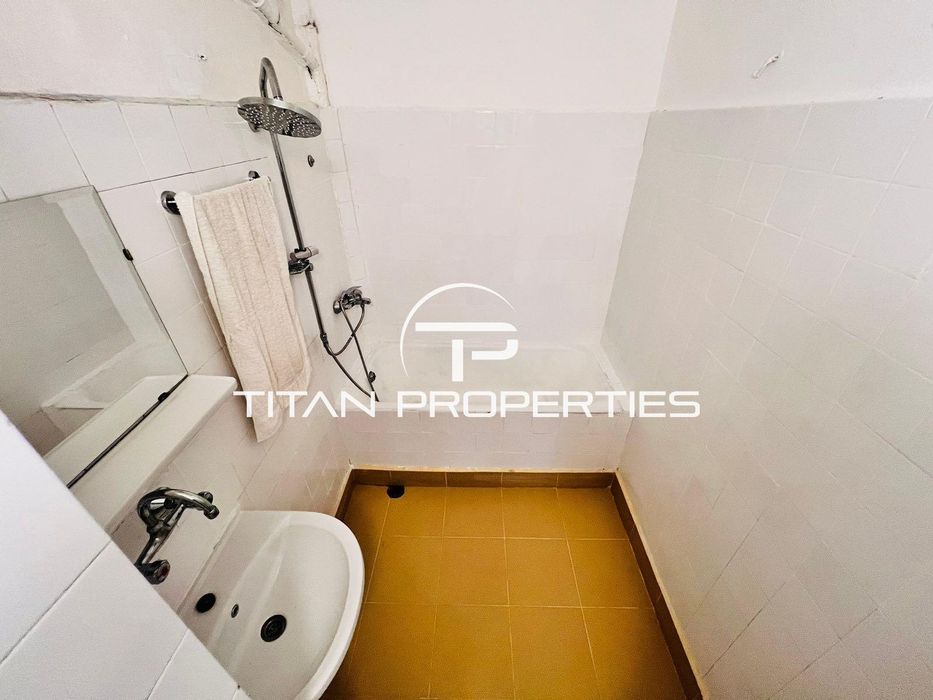 Дава се под наем Тристаен апартамент в Бургас, Славейков - 100 кв.м за 663 € - Снимка #11