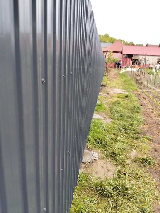 Echipa execut garduri și porți la comanda la preturi avantajoase