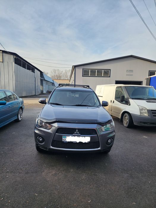 Продам митсубиси аутлендер XL